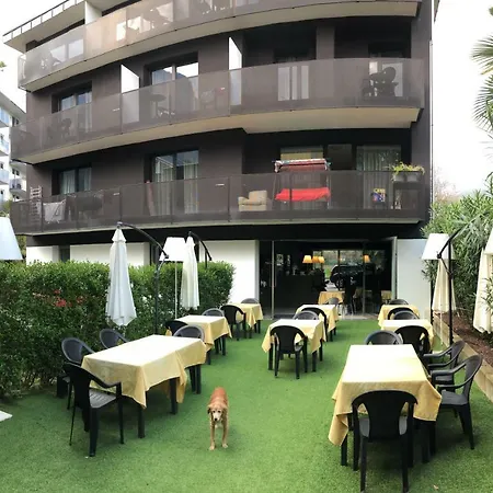 Otel Regina Riva del Garda